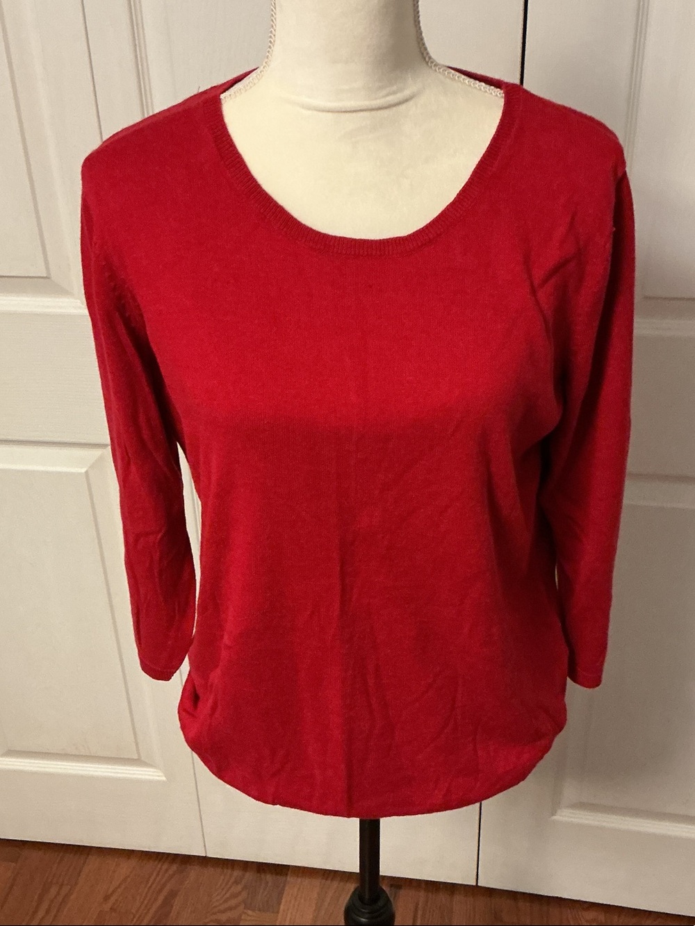 Dana Buchman Red Scoop Neck Long Sleeve Top